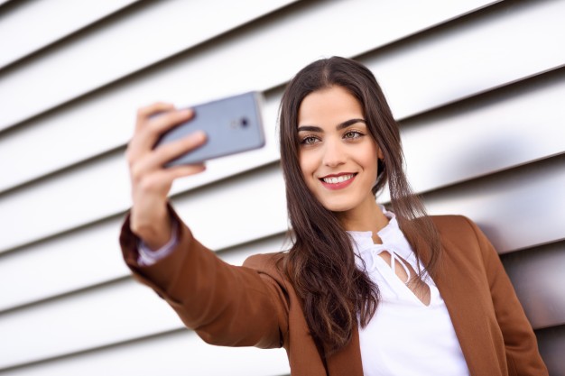 model videochat selfie